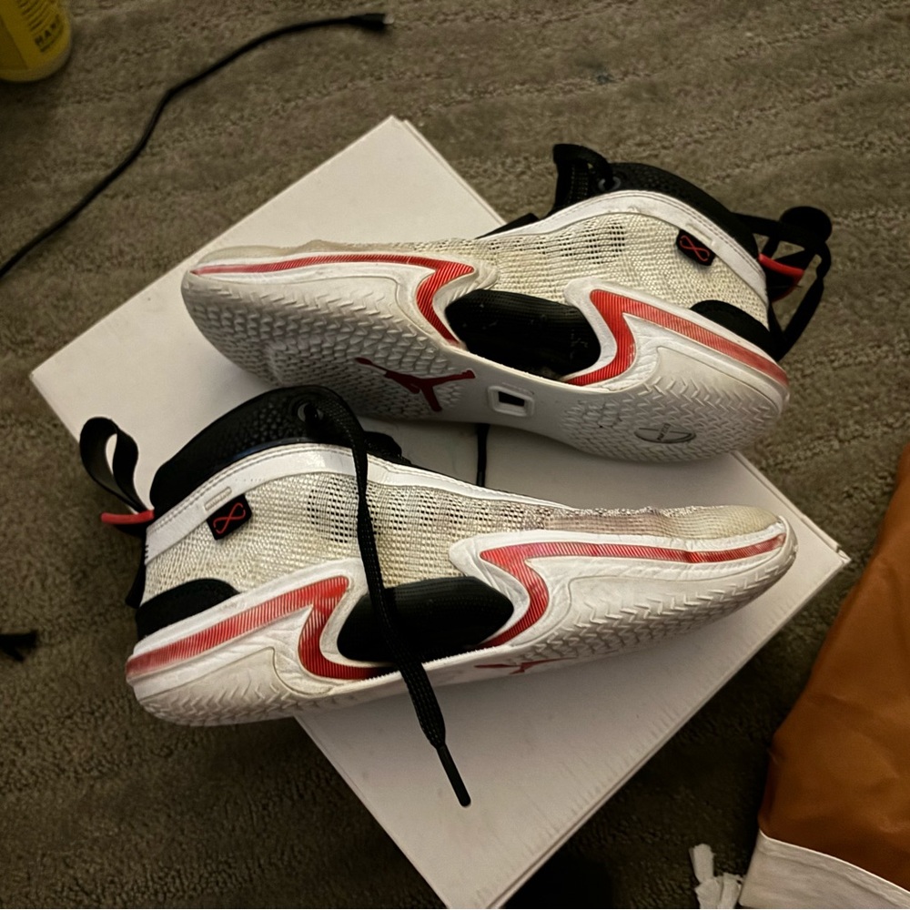 Jordan 36 amazing condition size 5.5